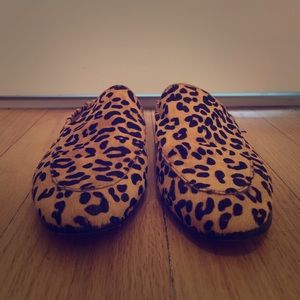 Banana Republic Flats! Classic and comfortable!